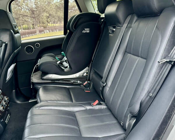 Серый Ленд Ровер Рендж Ровер, объемом двигателя 3 л и пробегом 141 тыс. км за 40000 $, фото 16 на Automoto.ua