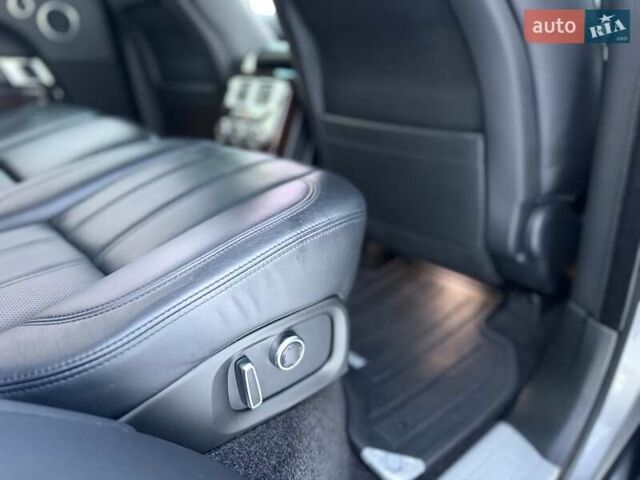Сірий Ленд Ровер Рендж Ровер, об'ємом двигуна 5 л та пробігом 156 тис. км за 38700 $, фото 24 на Automoto.ua
