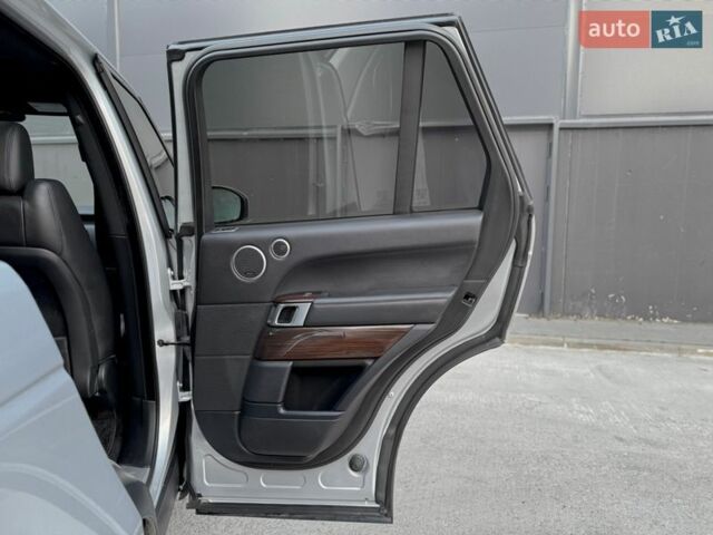Серый Ленд Ровер Рендж Ровер, объемом двигателя 3 л и пробегом 216 тыс. км за 36996 $, фото 71 на Automoto.ua