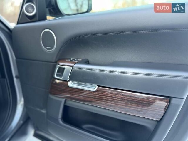 Сірий Ленд Ровер Рендж Ровер, об'ємом двигуна 5 л та пробігом 156 тис. км за 38700 $, фото 26 на Automoto.ua