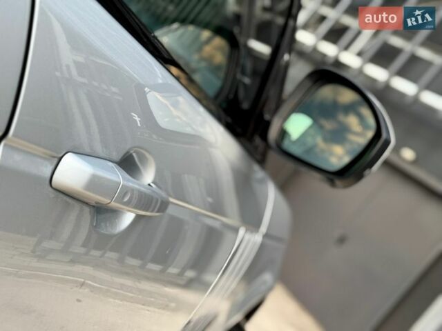 Серый Ленд Ровер Рендж Ровер, объемом двигателя 3 л и пробегом 216 тыс. км за 36996 $, фото 39 на Automoto.ua