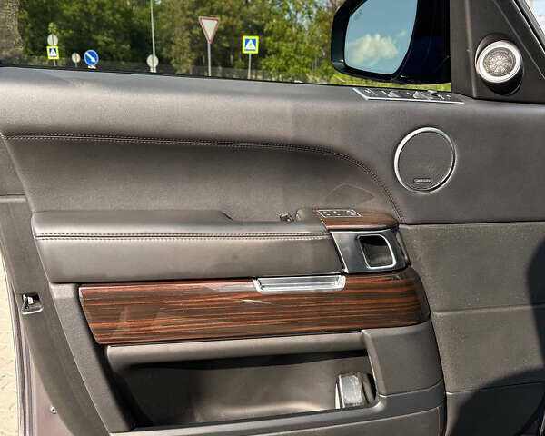 Серый Ленд Ровер Рендж Ровер, объемом двигателя 2.99 л и пробегом 189 тыс. км за 31000 $, фото 10 на Automoto.ua