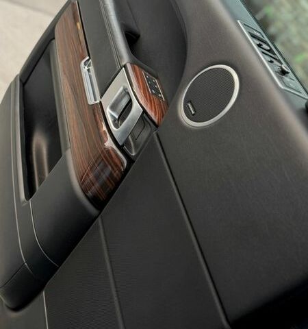 Серый Ленд Ровер Рендж Ровер, объемом двигателя 3 л и пробегом 216 тыс. км за 36996 $, фото 47 на Automoto.ua