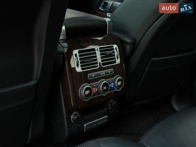 Серый Ленд Ровер Рендж Ровер, объемом двигателя 3 л и пробегом 216 тыс. км за 36996 $, фото 57 на Automoto.ua