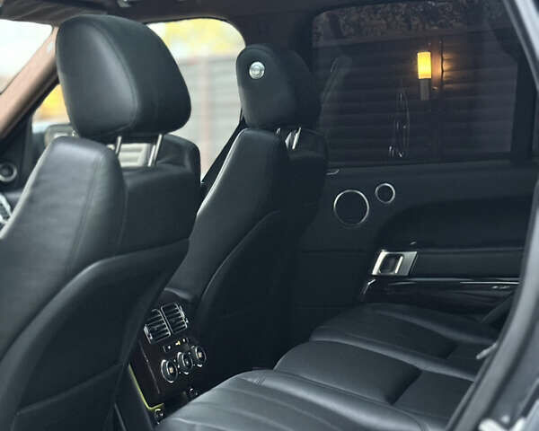 Сірий Ленд Ровер Рендж Ровер, об'ємом двигуна 5 л та пробігом 111 тис. км за 36000 $, фото 6 на Automoto.ua