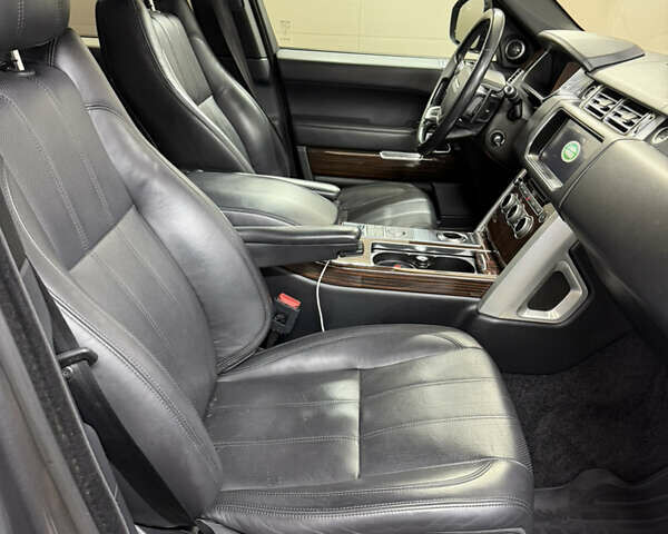 Серый Ленд Ровер Рендж Ровер, объемом двигателя 2.99 л и пробегом 210 тыс. км за 41000 $, фото 22 на Automoto.ua