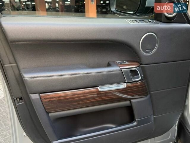 Серый Ленд Ровер Рендж Ровер, объемом двигателя 3 л и пробегом 150 тыс. км за 36990 $, фото 17 на Automoto.ua