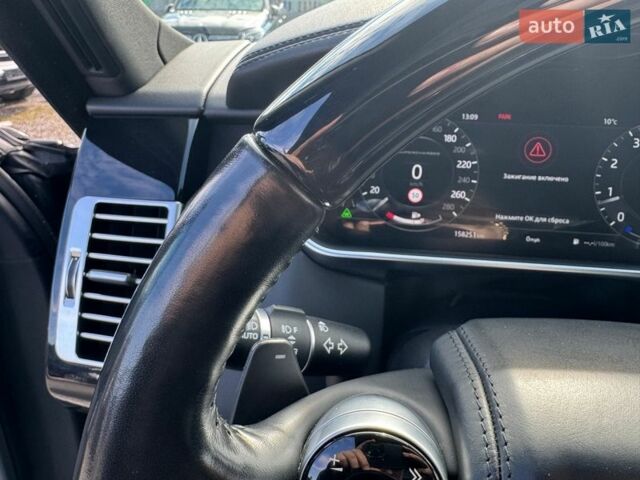 Серый Ленд Ровер Рендж Ровер, объемом двигателя 5 л и пробегом 158 тыс. км за 57000 $, фото 52 на Automoto.ua