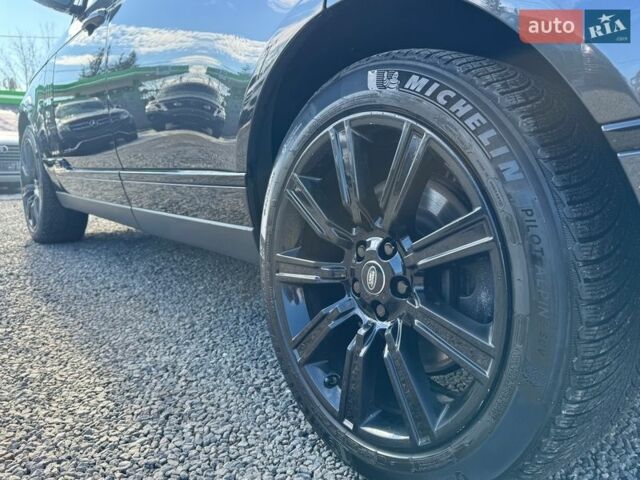 Серый Ленд Ровер Рендж Ровер, объемом двигателя 5 л и пробегом 158 тыс. км за 57000 $, фото 101 на Automoto.ua