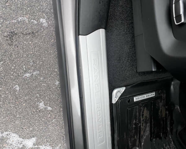 Серый Ленд Ровер Рендж Ровер, объемом двигателя 3 л и пробегом 158 тыс. км за 44000 $, фото 55 на Automoto.ua