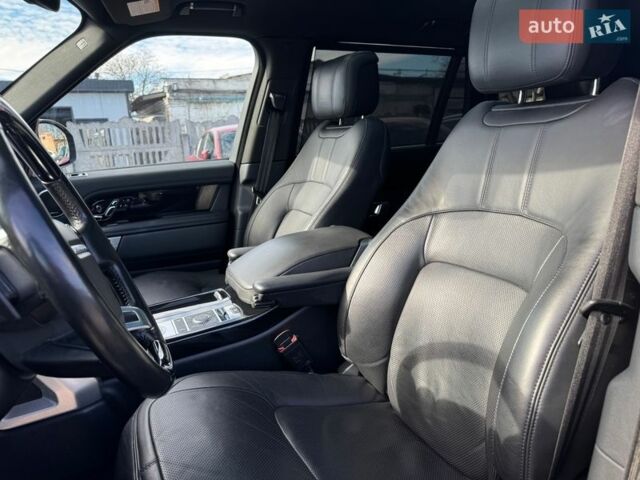 Серый Ленд Ровер Рендж Ровер, объемом двигателя 5 л и пробегом 158 тыс. км за 57000 $, фото 31 на Automoto.ua