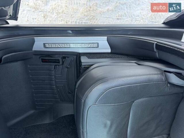 Серый Ленд Ровер Рендж Ровер, объемом двигателя 5 л и пробегом 158 тыс. км за 63900 $, фото 94 на Automoto.ua