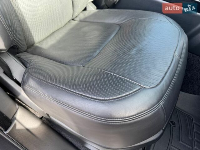 Серый Ленд Ровер Рендж Ровер, объемом двигателя 5 л и пробегом 158 тыс. км за 57000 $, фото 10 на Automoto.ua