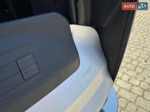 Серый Ленд Ровер Рендж Ровер, объемом двигателя 3 л и пробегом 161 тыс. км за 26999 $, фото 44 на Automoto.ua