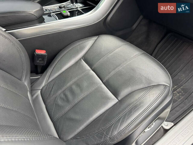 Сірий Ленд Ровер Рендж Ровер, об'ємом двигуна 2.99 л та пробігом 146 тис. км за 31999 $, фото 34 на Automoto.ua