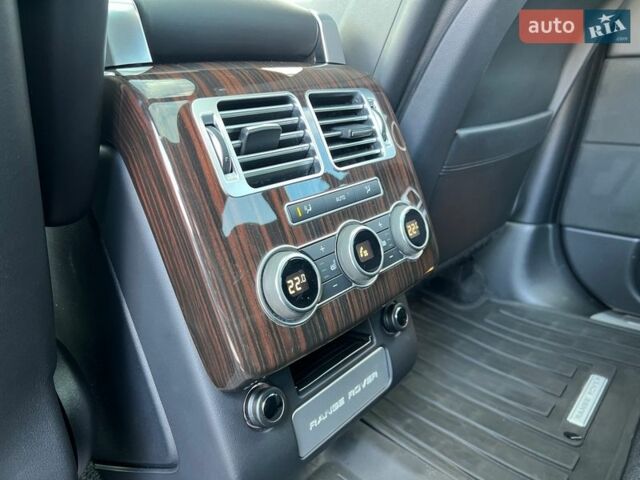Серый Ленд Ровер Рендж Ровер, объемом двигателя 3 л и пробегом 57 тыс. км за 39500 $, фото 22 на Automoto.ua