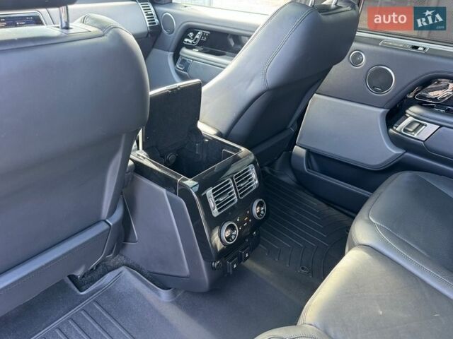 Серый Ленд Ровер Рендж Ровер, объемом двигателя 5 л и пробегом 158 тыс. км за 57000 $, фото 41 на Automoto.ua