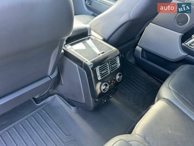 Серый Ленд Ровер Рендж Ровер, объемом двигателя 5 л и пробегом 158 тыс. км за 57000 $, фото 43 на Automoto.ua