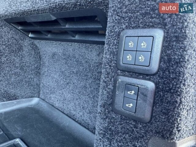 Серый Ленд Ровер Рендж Ровер, объемом двигателя 5 л и пробегом 158 тыс. км за 57000 $, фото 23 на Automoto.ua