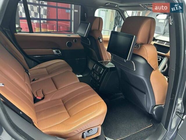 Серый Ленд Ровер Рендж Ровер, объемом двигателя 4.37 л и пробегом 61 тыс. км за 87704 $, фото 5 на Automoto.ua