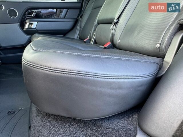 Серый Ленд Ровер Рендж Ровер, объемом двигателя 5 л и пробегом 158 тыс. км за 57000 $, фото 35 на Automoto.ua