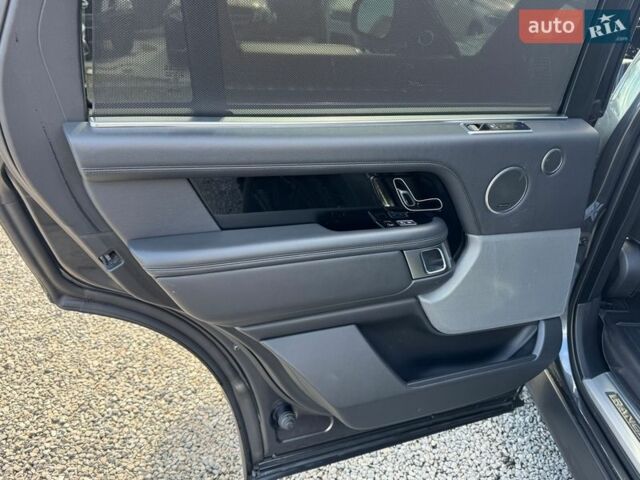 Серый Ленд Ровер Рендж Ровер, объемом двигателя 5 л и пробегом 158 тыс. км за 57000 $, фото 45 на Automoto.ua