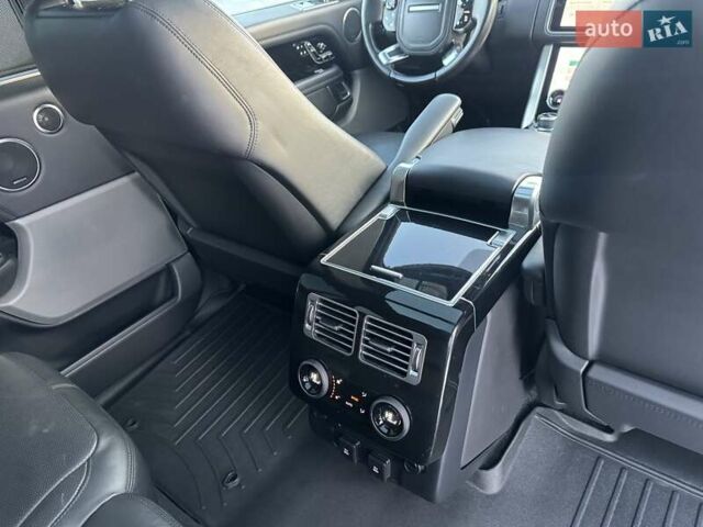 Серый Ленд Ровер Рендж Ровер, объемом двигателя 5 л и пробегом 158 тыс. км за 63900 $, фото 80 на Automoto.ua