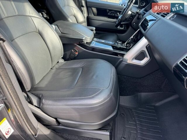 Серый Ленд Ровер Рендж Ровер, объемом двигателя 5 л и пробегом 158 тыс. км за 57000 $, фото 11 на Automoto.ua