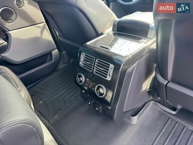 Серый Ленд Ровер Рендж Ровер, объемом двигателя 5 л и пробегом 158 тыс. км за 57000 $, фото 16 на Automoto.ua