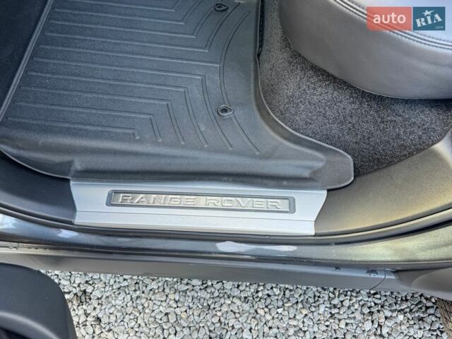 Серый Ленд Ровер Рендж Ровер, объемом двигателя 5 л и пробегом 158 тыс. км за 57000 $, фото 44 на Automoto.ua