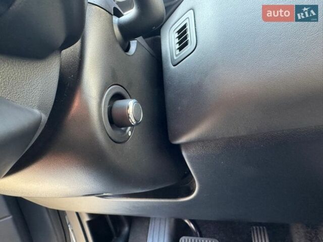 Серый Ленд Ровер Рендж Ровер, объемом двигателя 3 л и пробегом 161 тыс. км за 26999 $, фото 28 на Automoto.ua