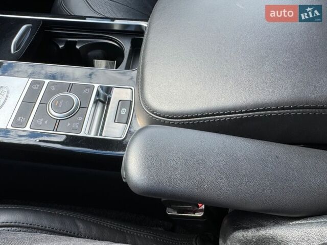 Серый Ленд Ровер Рендж Ровер, объемом двигателя 5 л и пробегом 158 тыс. км за 57000 $, фото 65 на Automoto.ua