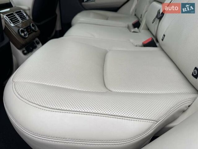 Серый Ленд Ровер Рендж Ровер, объемом двигателя 3 л и пробегом 161 тыс. км за 51900 $, фото 77 на Automoto.ua