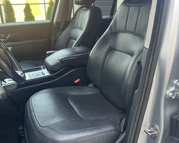 Серый Ленд Ровер Рендж Ровер, объемом двигателя 3 л и пробегом 79 тыс. км за 61500 $, фото 14 на Automoto.ua