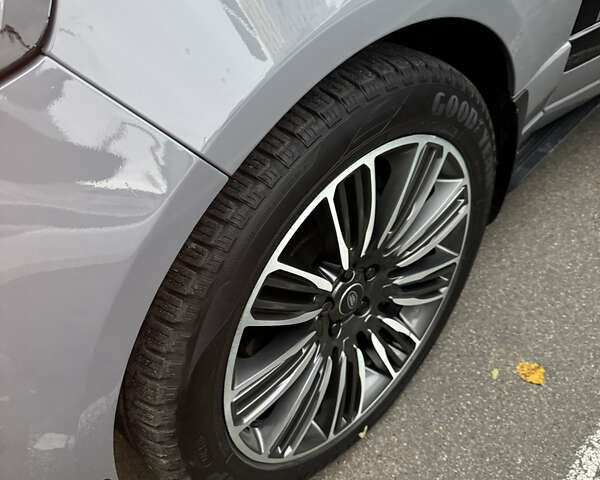 Серый Ленд Ровер Рендж Ровер, объемом двигателя 5 л и пробегом 75 тыс. км за 63000 $, фото 22 на Automoto.ua