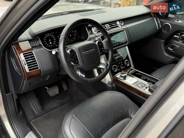 Ленд Ровер Рендж Ровер 2018 в Киеве на Automoto.ua Серый Ленд Ровер Рендж Ровер, объемом двигателя 2.99 л и пробегом 180 тыс. км за 56000 $, фото 17 на Automoto.ua