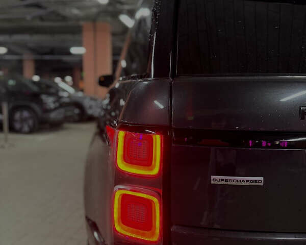 Сірий Ленд Ровер Рендж Ровер, об'ємом двигуна 5 л та пробігом 154 тис. км за 67900 $, фото 19 на Automoto.ua