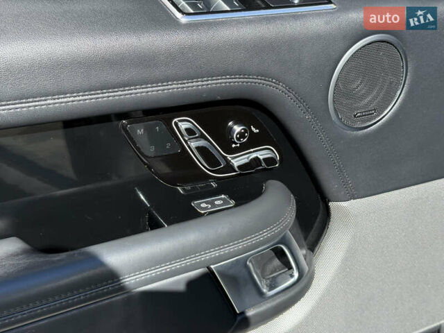 Сірий Ленд Ровер Рендж Ровер, об'ємом двигуна 3 л та пробігом 180 тис. км за 46500 $, фото 30 на Automoto.ua