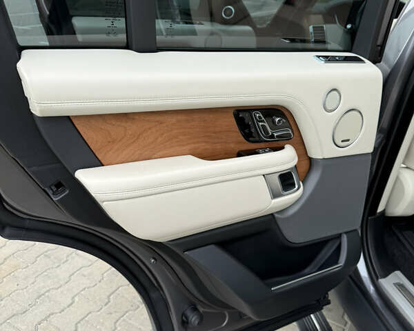 Серый Ленд Ровер Рендж Ровер, объемом двигателя 2.99 л и пробегом 61 тыс. км за 63000 $, фото 5 на Automoto.ua