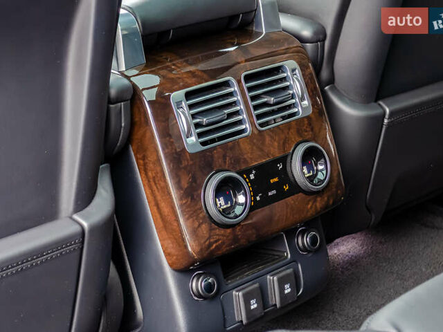 Серый Ленд Ровер Рендж Ровер, объемом двигателя 2.99 л и пробегом 185 тыс. км за 53500 $, фото 37 на Automoto.ua