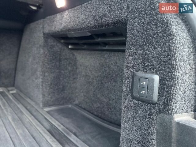 Серый Ленд Ровер Рендж Ровер, объемом двигателя 3 л и пробегом 168 тыс. км за 45000 $, фото 60 на Automoto.ua