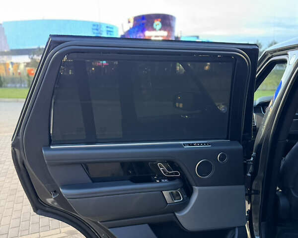 Серый Ленд Ровер Рендж Ровер, объемом двигателя 5 л и пробегом 150 тыс. км за 70000 $, фото 26 на Automoto.ua