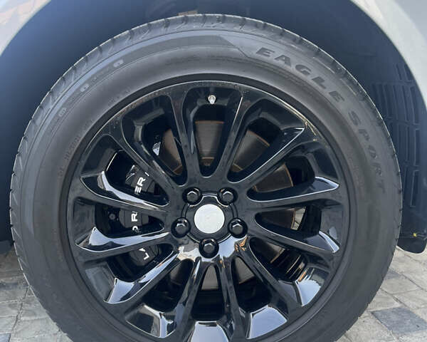 Серый Ленд Ровер Рендж Ровер, объемом двигателя 3 л и пробегом 79 тыс. км за 61500 $, фото 11 на Automoto.ua