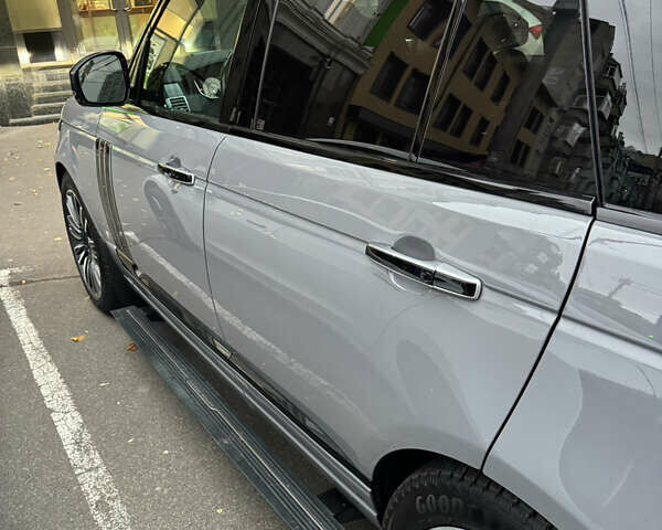 Серый Ленд Ровер Рендж Ровер, объемом двигателя 5 л и пробегом 75 тыс. км за 63000 $, фото 20 на Automoto.ua