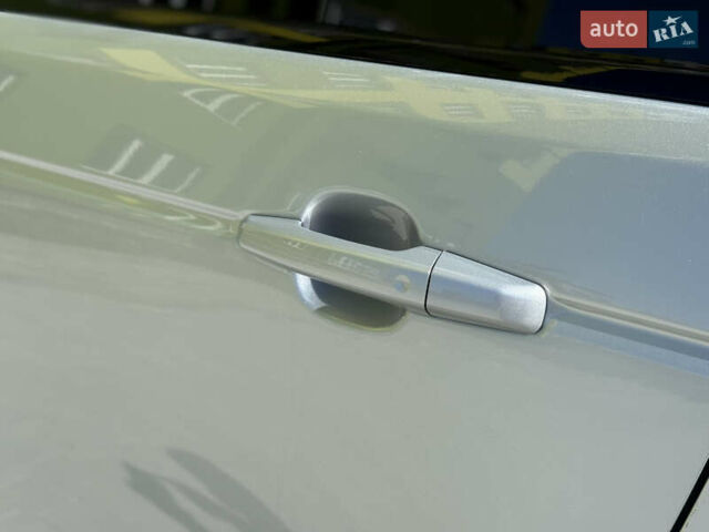 Сірий Ленд Ровер Рендж Ровер, об'ємом двигуна 3 л та пробігом 180 тис. км за 46500 $, фото 24 на Automoto.ua