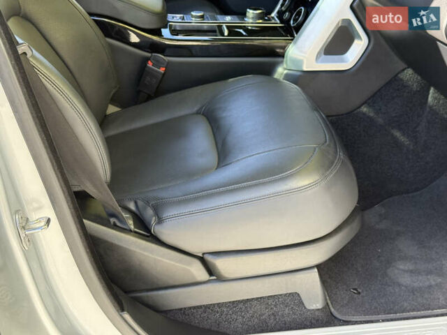 Сірий Ленд Ровер Рендж Ровер, об'ємом двигуна 3 л та пробігом 180 тис. км за 46500 $, фото 43 на Automoto.ua