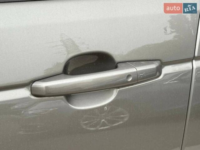 Ленд Ровер Рендж Ровер 2018 в Киеве на Automoto.ua Серый Ленд Ровер Рендж Ровер, объемом двигателя 2.99 л и пробегом 180 тыс. км за 56000 $, фото 11 на Automoto.ua