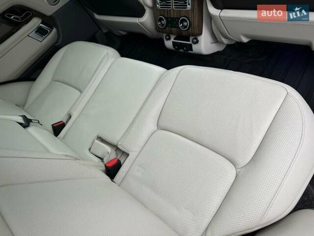 Сірий Ленд Ровер Рендж Ровер, об'ємом двигуна 2.99 л та пробігом 68 тис. км за 69900 $, фото 59 на Automoto.ua