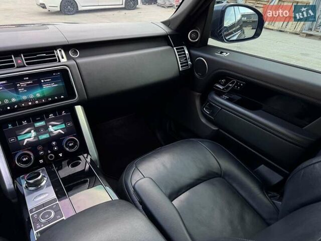 Ленд Ровер Рендж Ровер 2018 у Києві на Automoto.ua Сірий Ленд Ровер Рендж Ровер, об'ємом двигуна 3 л та пробігом 167 тис. км за 53000 $, фото 39 на Automoto.ua