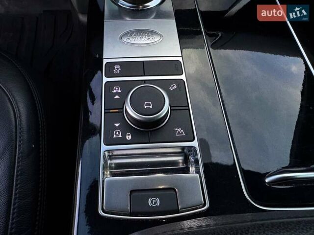 Ленд Ровер Рендж Ровер 2018 у Києві на Automoto.ua Сірий Ленд Ровер Рендж Ровер, об'ємом двигуна 3 л та пробігом 167 тис. км за 53000 $, фото 20 на Automoto.ua